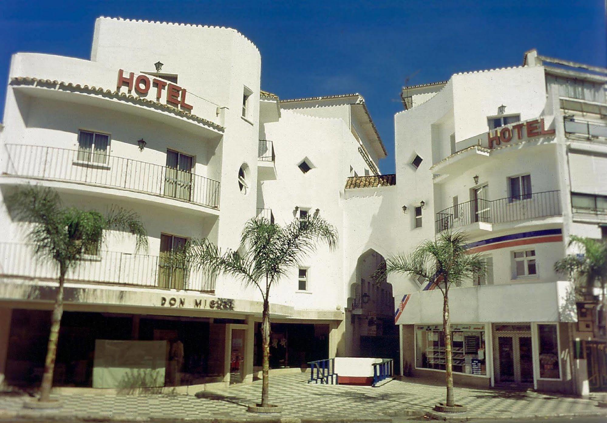 Hotel Kristal Torremolinos Exteriér fotografie